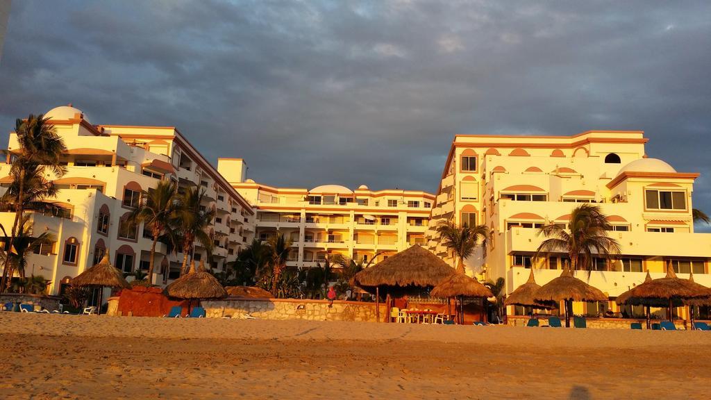 Maz4You Beachfront Condo Mazatlán Habitación foto